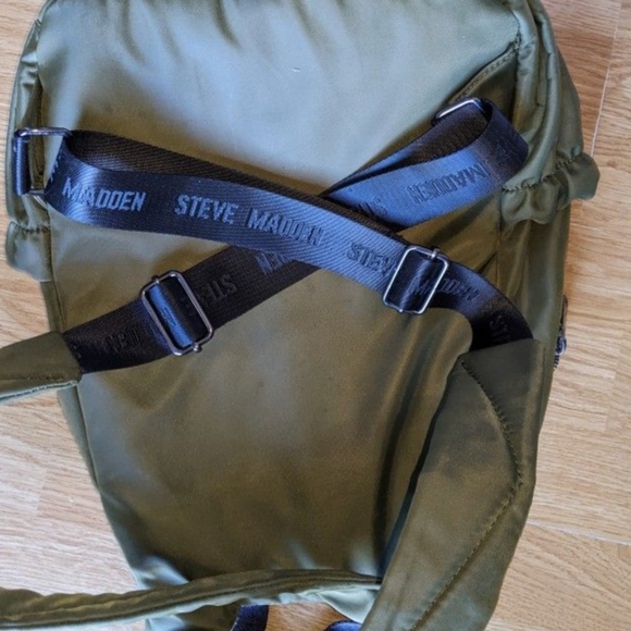 Backpack - Picture 3 of 3